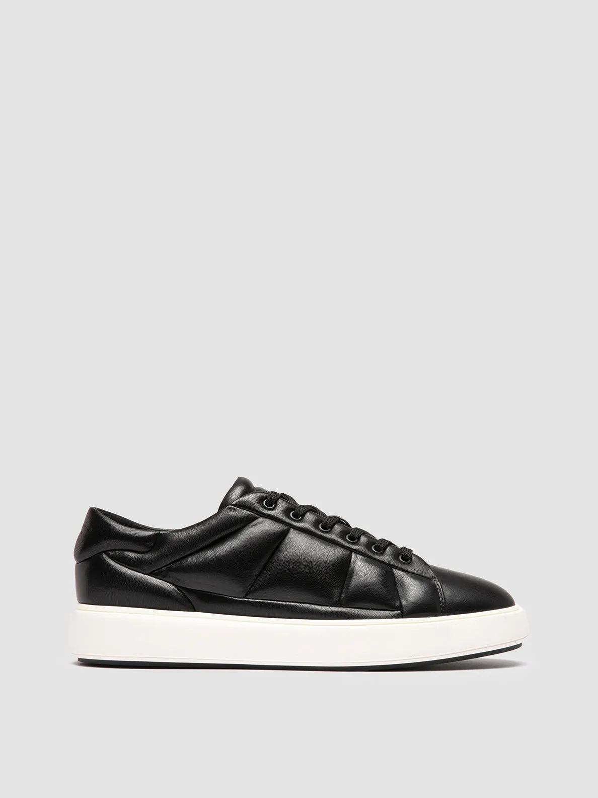 LEISURE 001 - Black Leather Low Top Sneakers