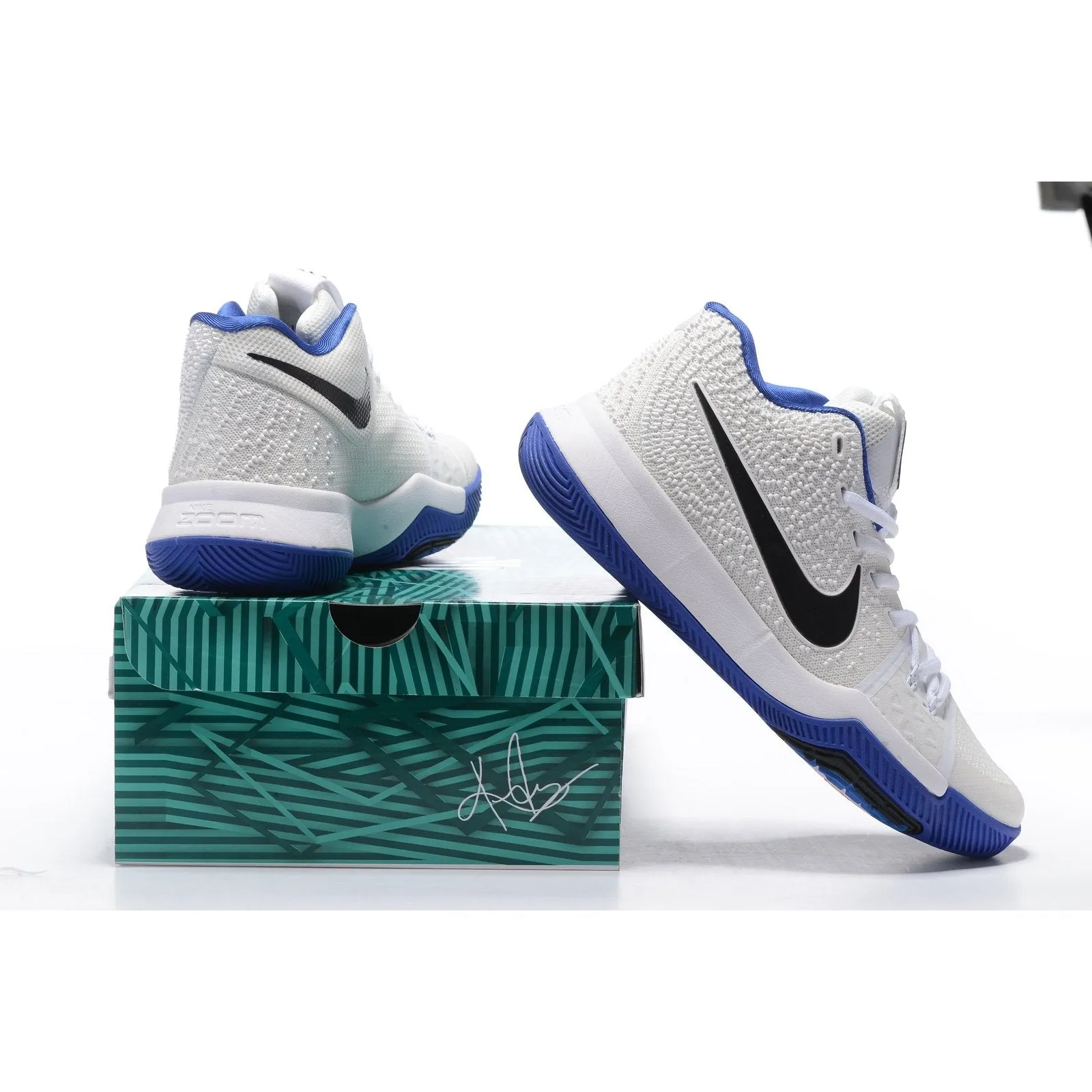 NIKE KYRIE 3 x DUKE